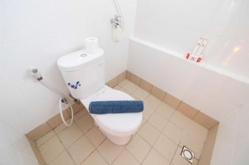 Cozy 2BR Mall Access Bassura City Apt by Travelio4