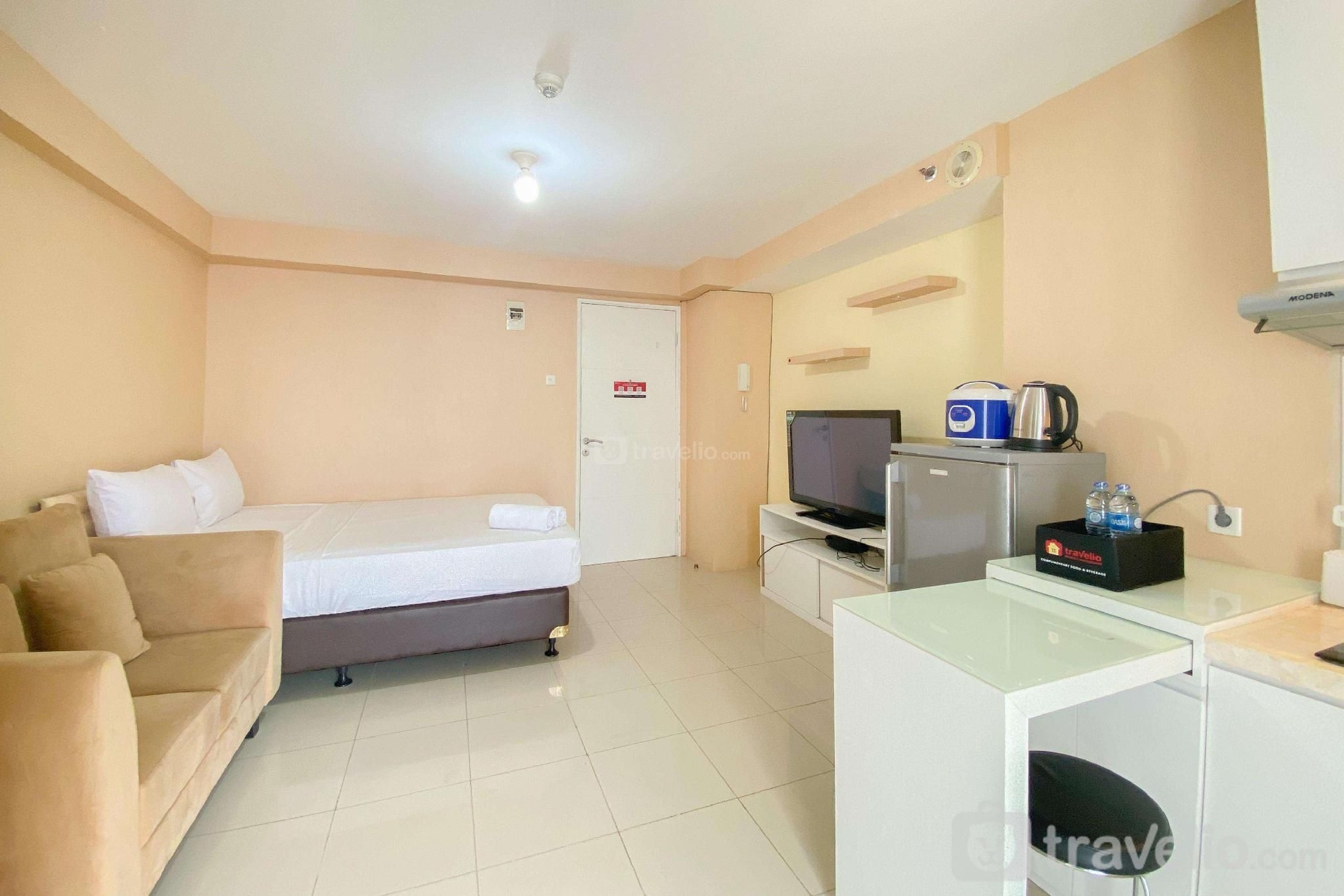 Cozy Studio at 30th Floor Bassura City By Travelio3
