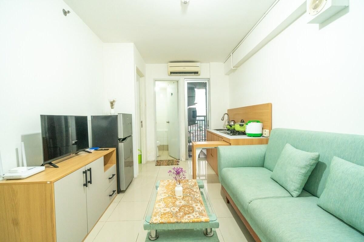 Simple 2 bedroom above mall bassura / Netflix3