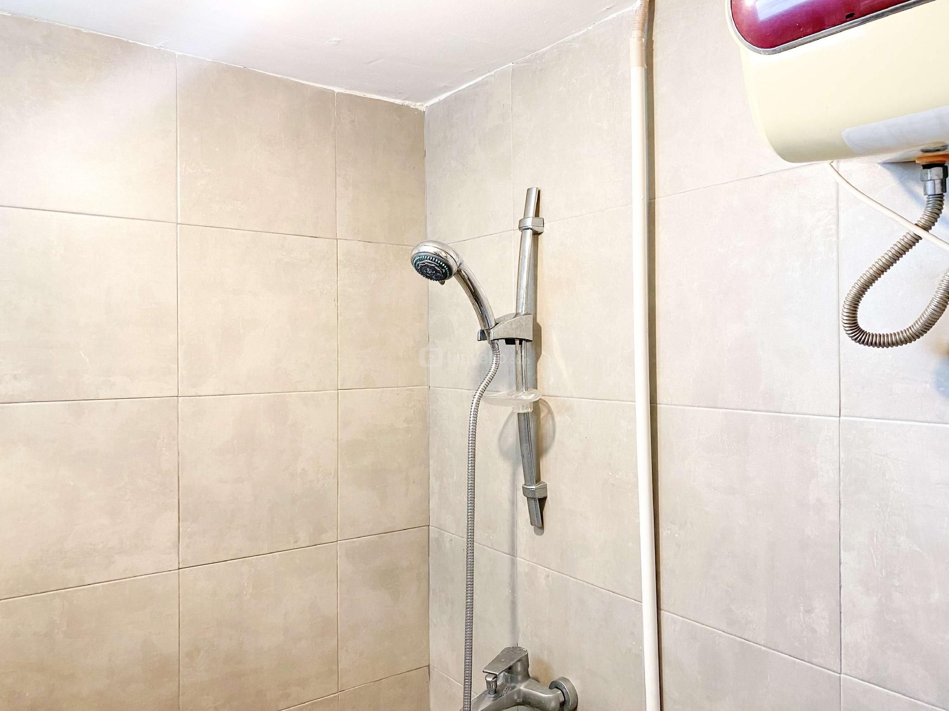 Good Deal And Minimalist 1BR At Bassura City Apartment By Travelio4