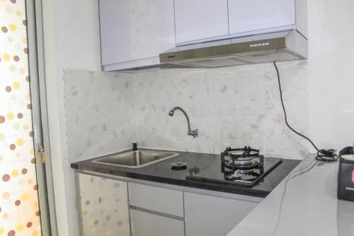 Comfy 2BR Apt Bassura City Near Mall By Travelio0