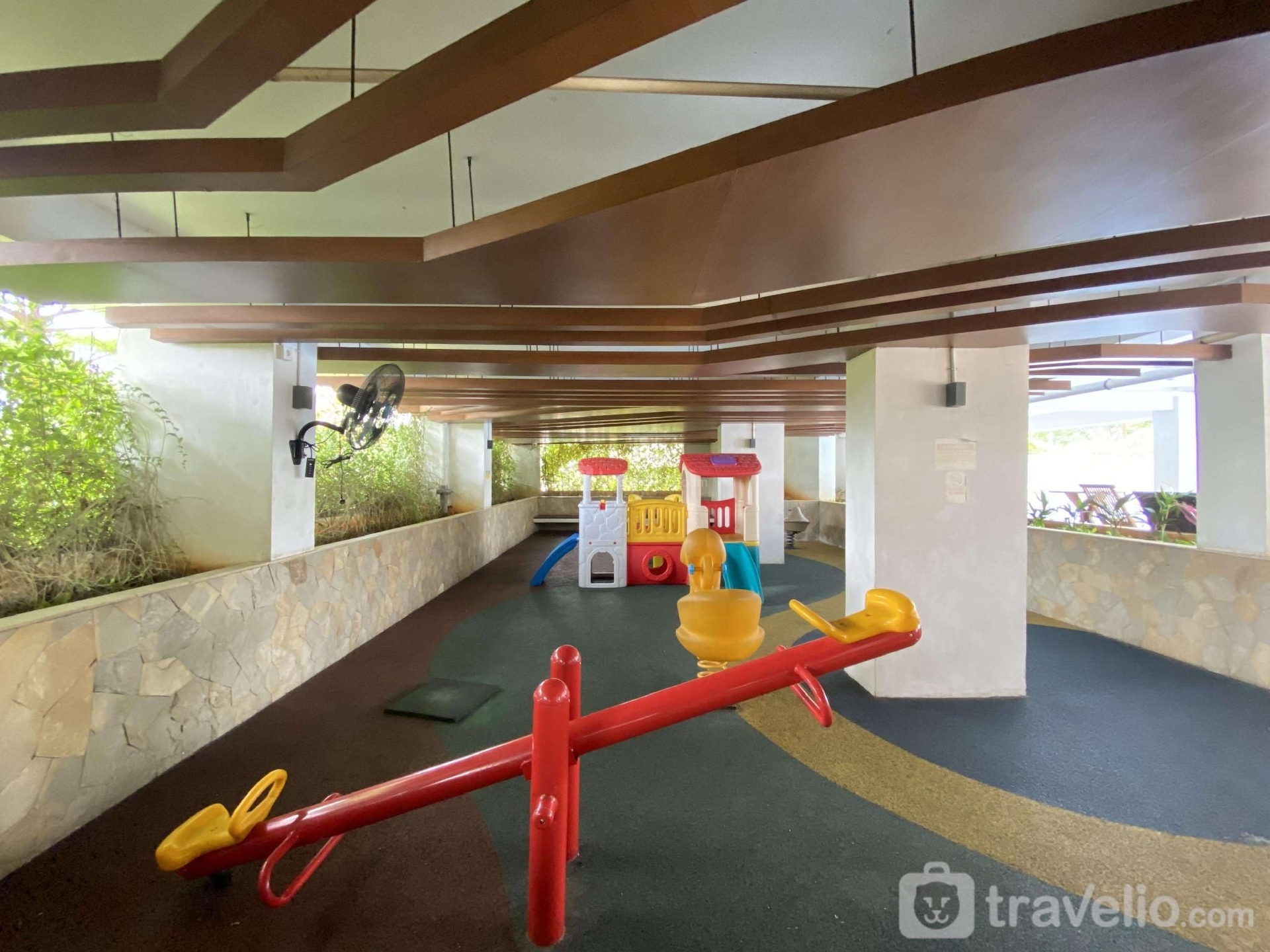 Restful And Modern 2BR Bassura City By Travelio3