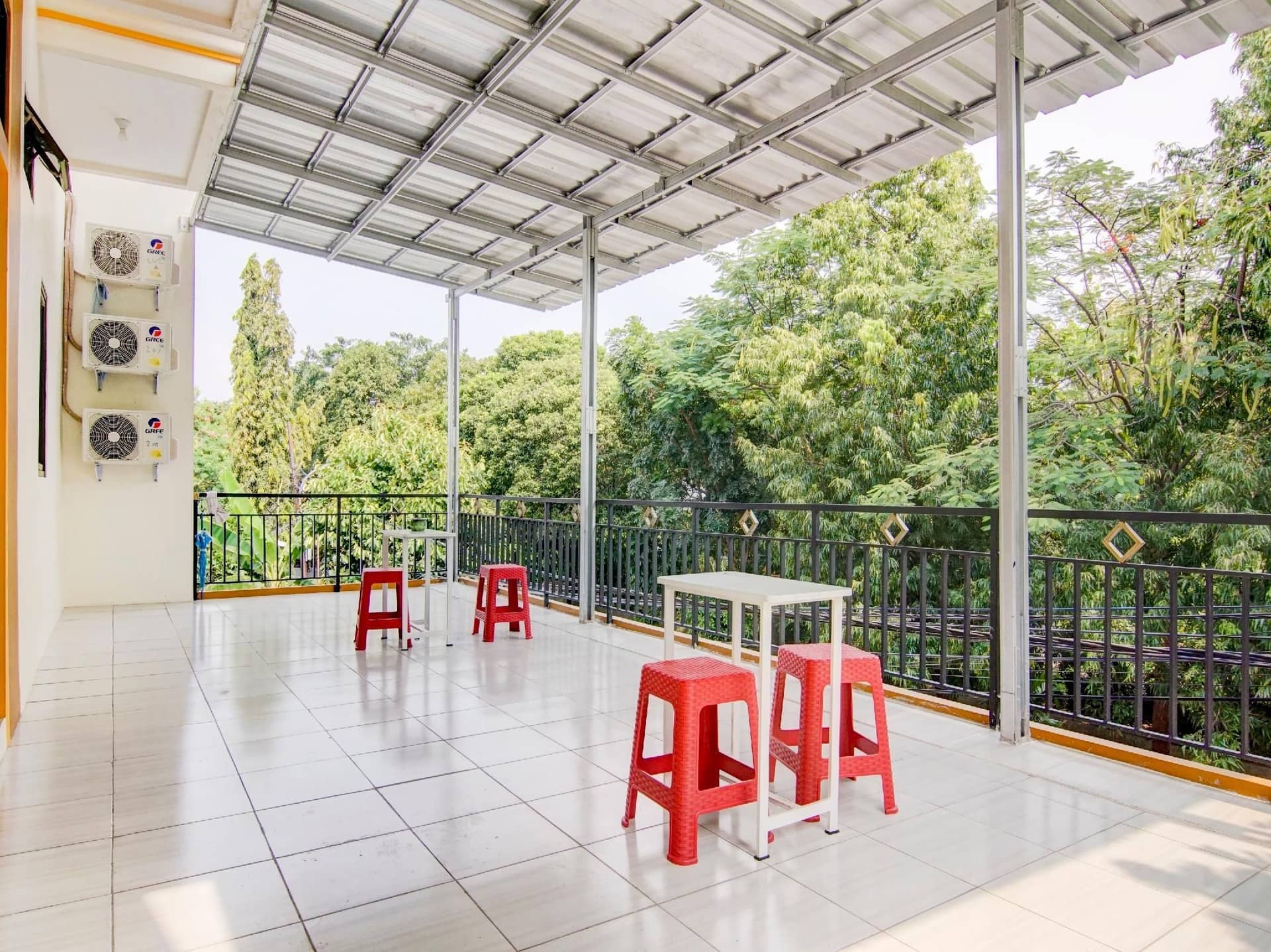 OYO 90322 Joy Homestay Near Bella Terra Lifestyle Center OYO 90322 Joy Homestay Near Bella Terra Lifestyle Center