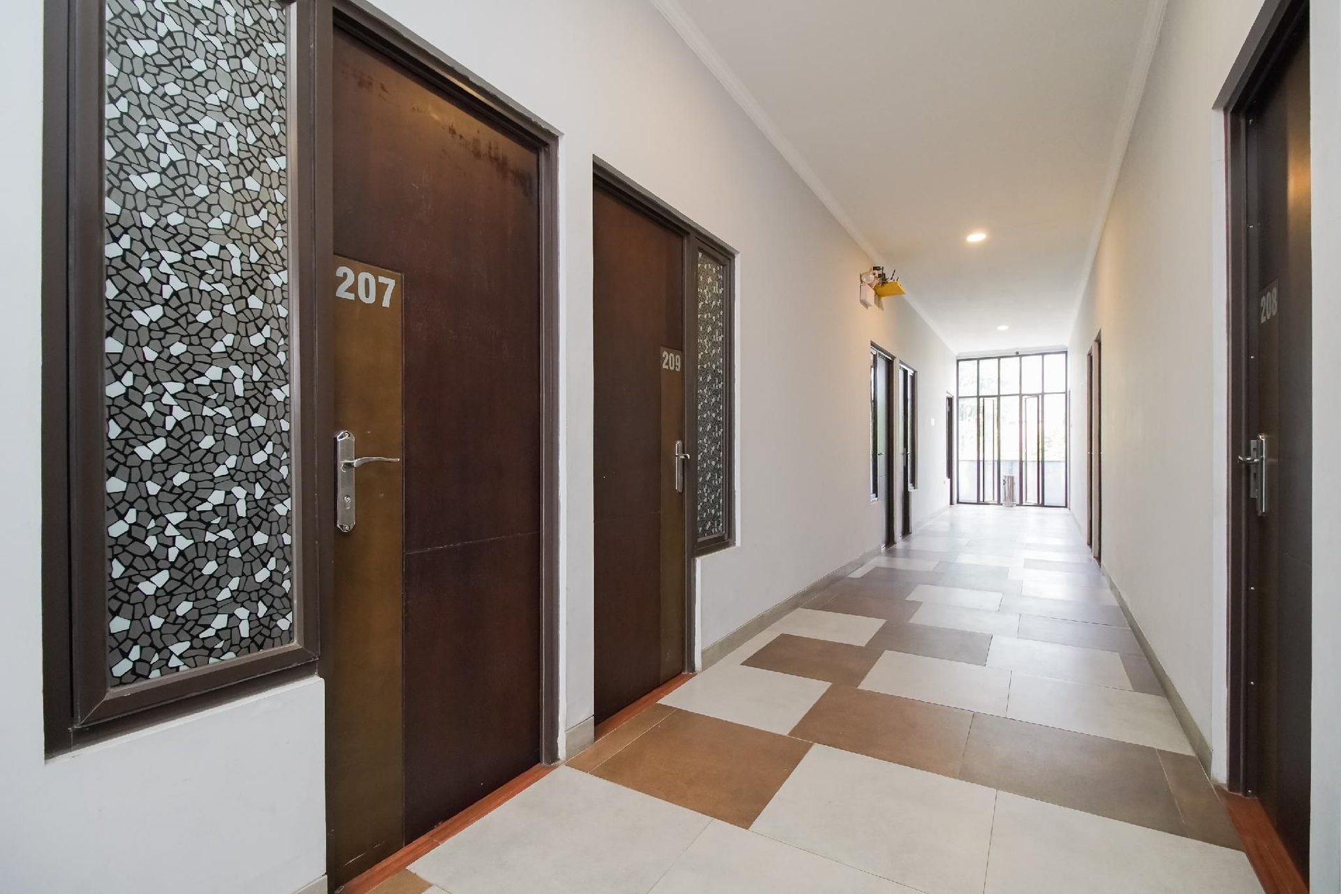 Urbanview Hotel Arafuru Residence Duren Sawit3