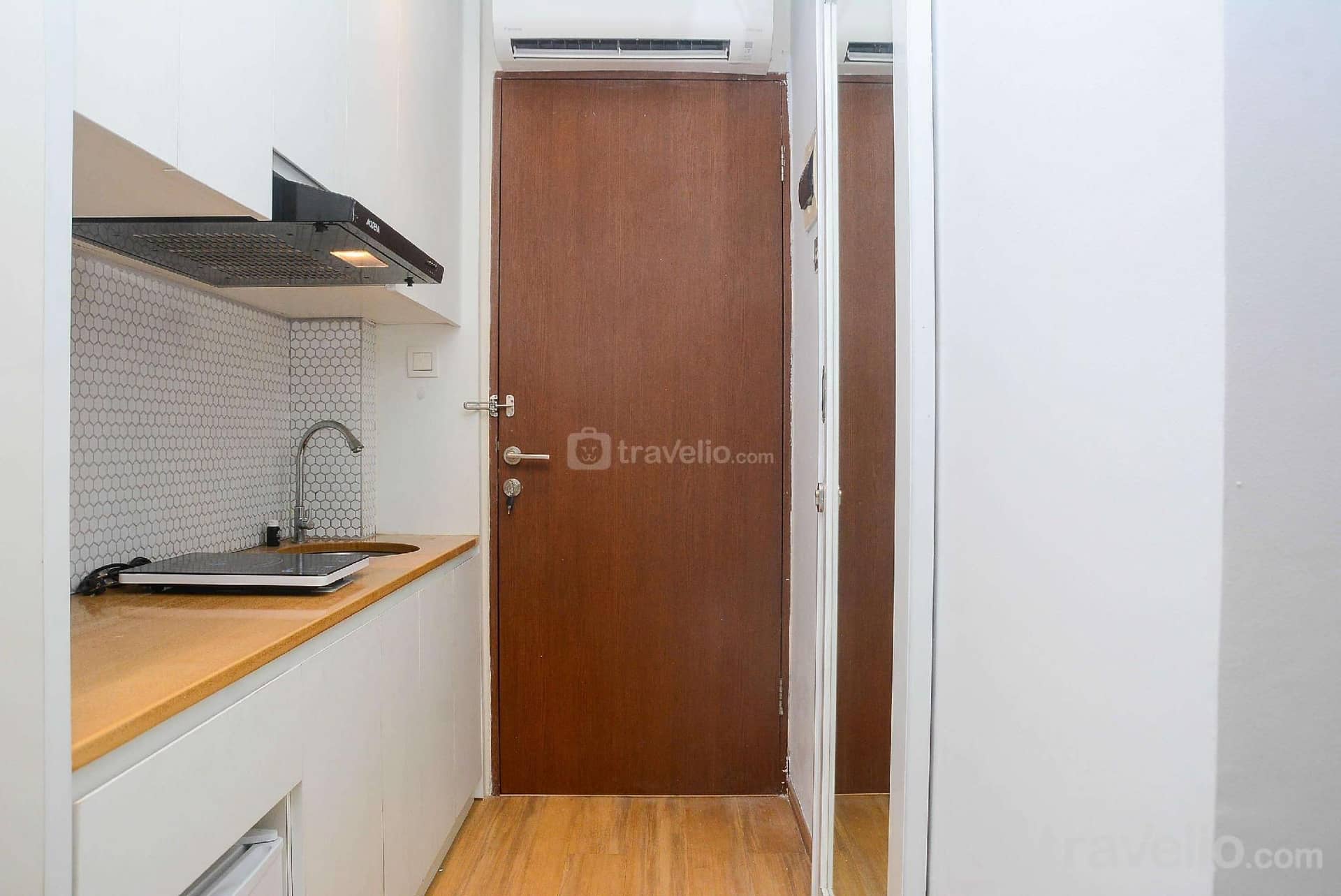 Best Studio With Wall Bed Tifolia Apt By Travelio Best Studio With Wall Bed Tifolia Apt By Travelio
