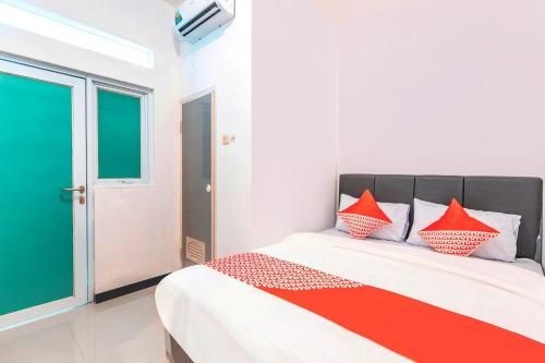 ซูเปอร์ โอโอวายโอ 2223 เจแอนด์บี รูม อูตัน คายู (Super OYO 2223 J&b Room Utan Kayu)2