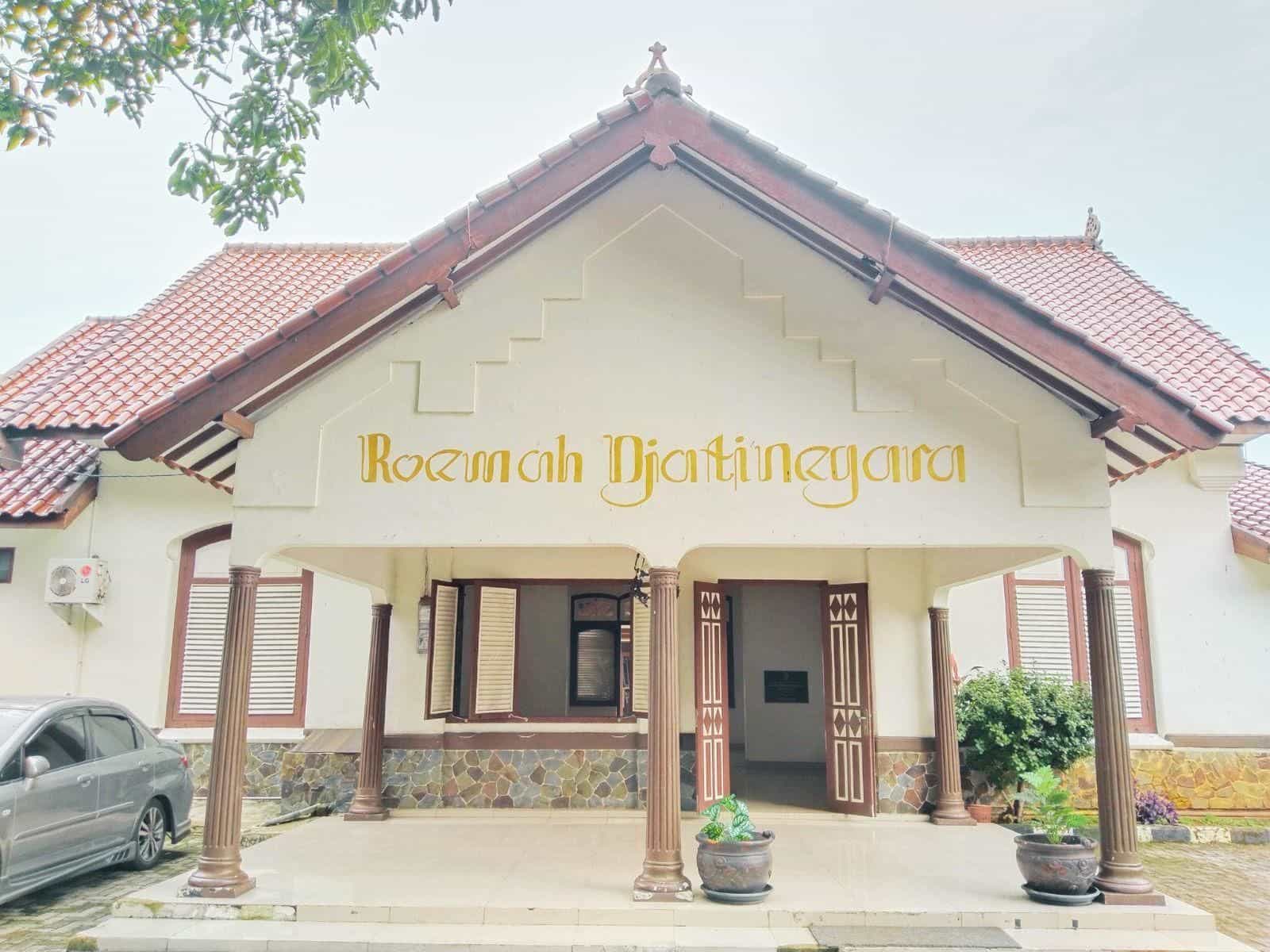 บ้านของจาติเนการา บ้านของจาติเนการา