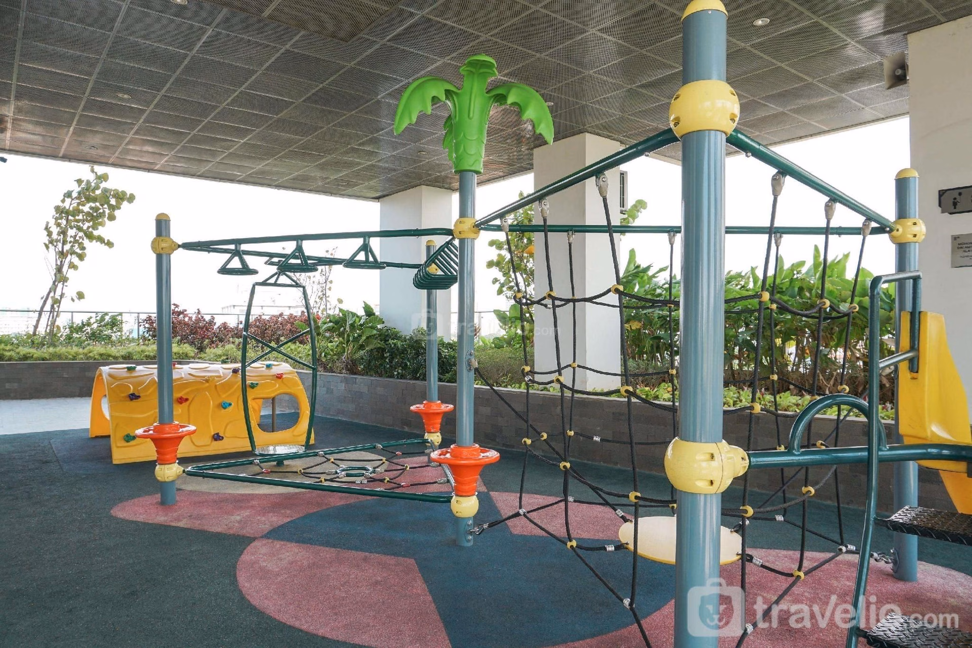 Comfy 2BR Private Lift at Menteng Park By Travelio4