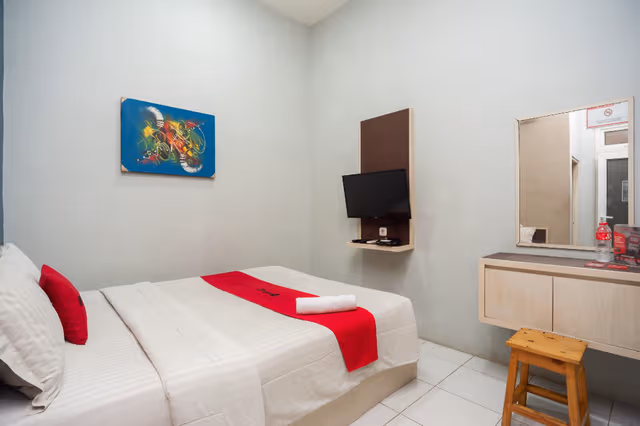 RedDoorz Room
