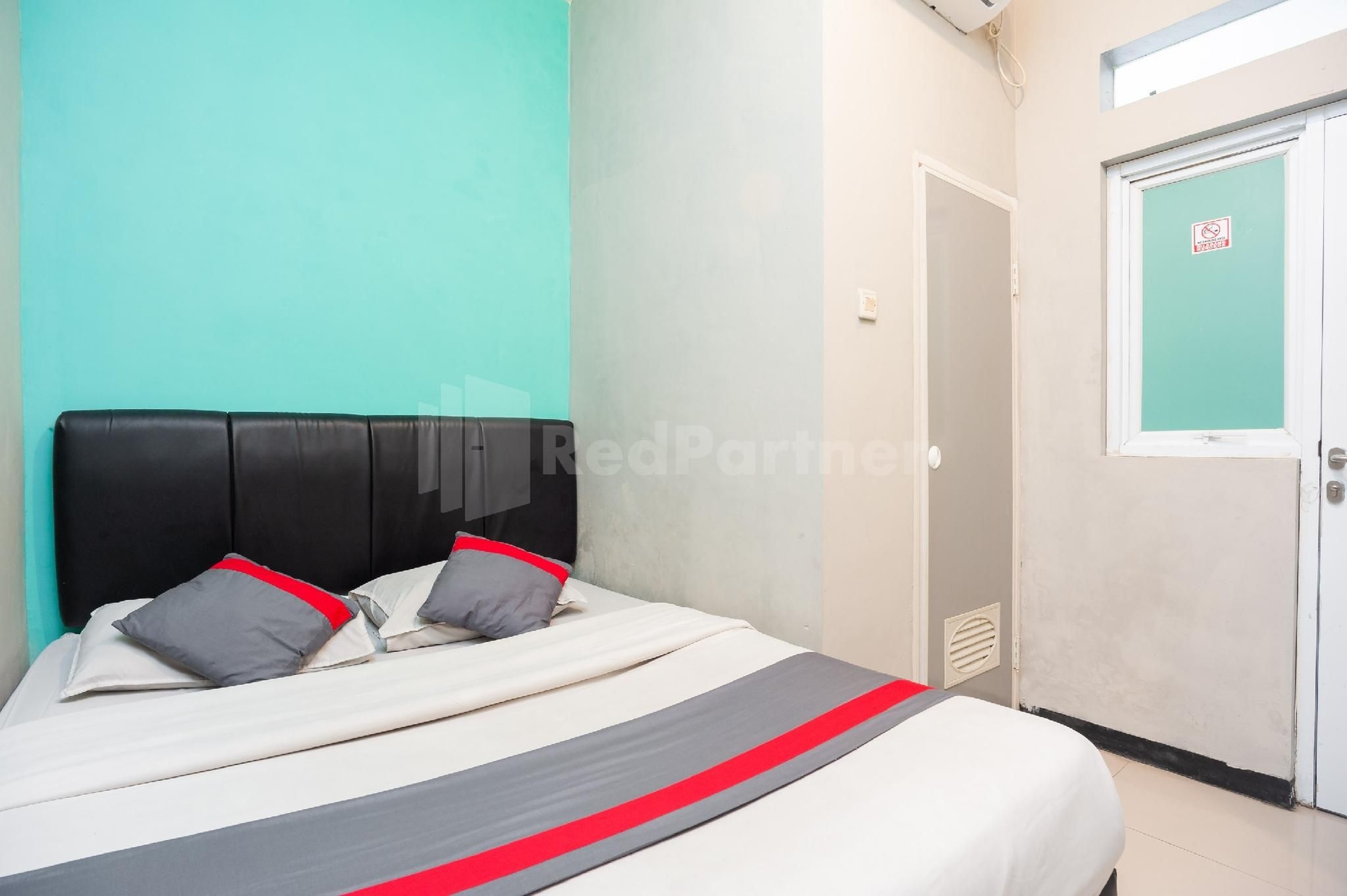 J&B Rooms Utan Kayu Jakarta Mitra RedDoorz1