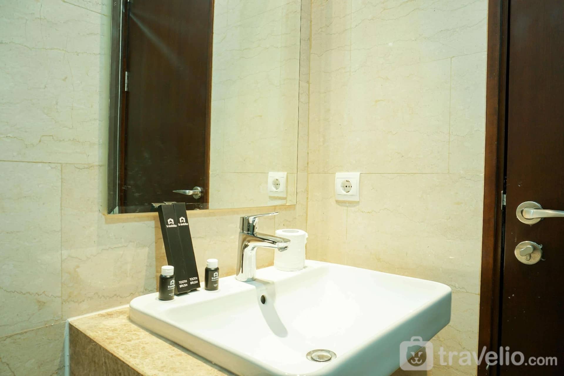 Tranquil Studio Apt at Menteng Park By Travelio Tranquil Studio Apt at Menteng Park By Travelio