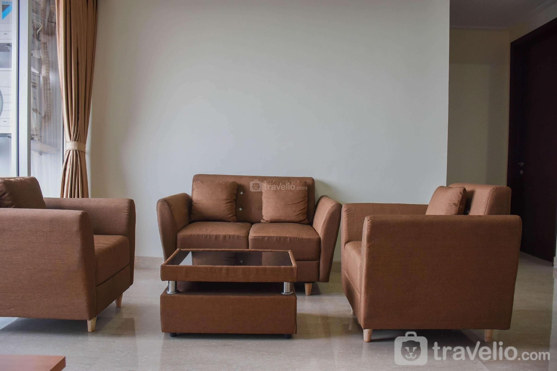 อพาร์ตเมนต์ 3 ห้องนอน 2 ห้องน้ำส่วนตัว ขนาด 112 ตร.ม. – จิกินี (Spacious & Elegant 3BR at Menteng Park By Travelio)0