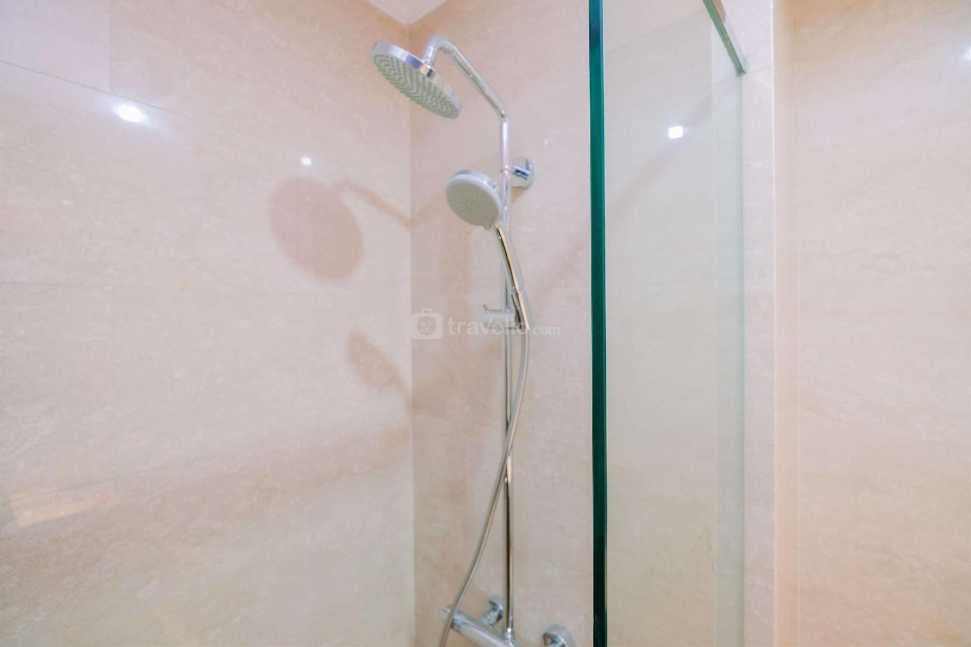 คอมฟอร์ตโมเดิร์น สตูดิโอ เมนเตงพาร์ค อพาร์ตเมนต์ บาย ทราเวลิโอ (ComfortModern Studio Menteng Park Apt By Travelio)4