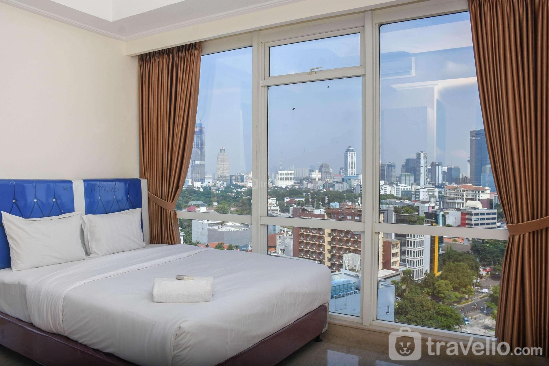 อพาร์ตเมนต์ 3 ห้องนอน 2 ห้องน้ำส่วนตัว ขนาด 112 ตร.ม. – จิกินี (Nice and Spacious 3BR at Menteng Park By Travelio)1