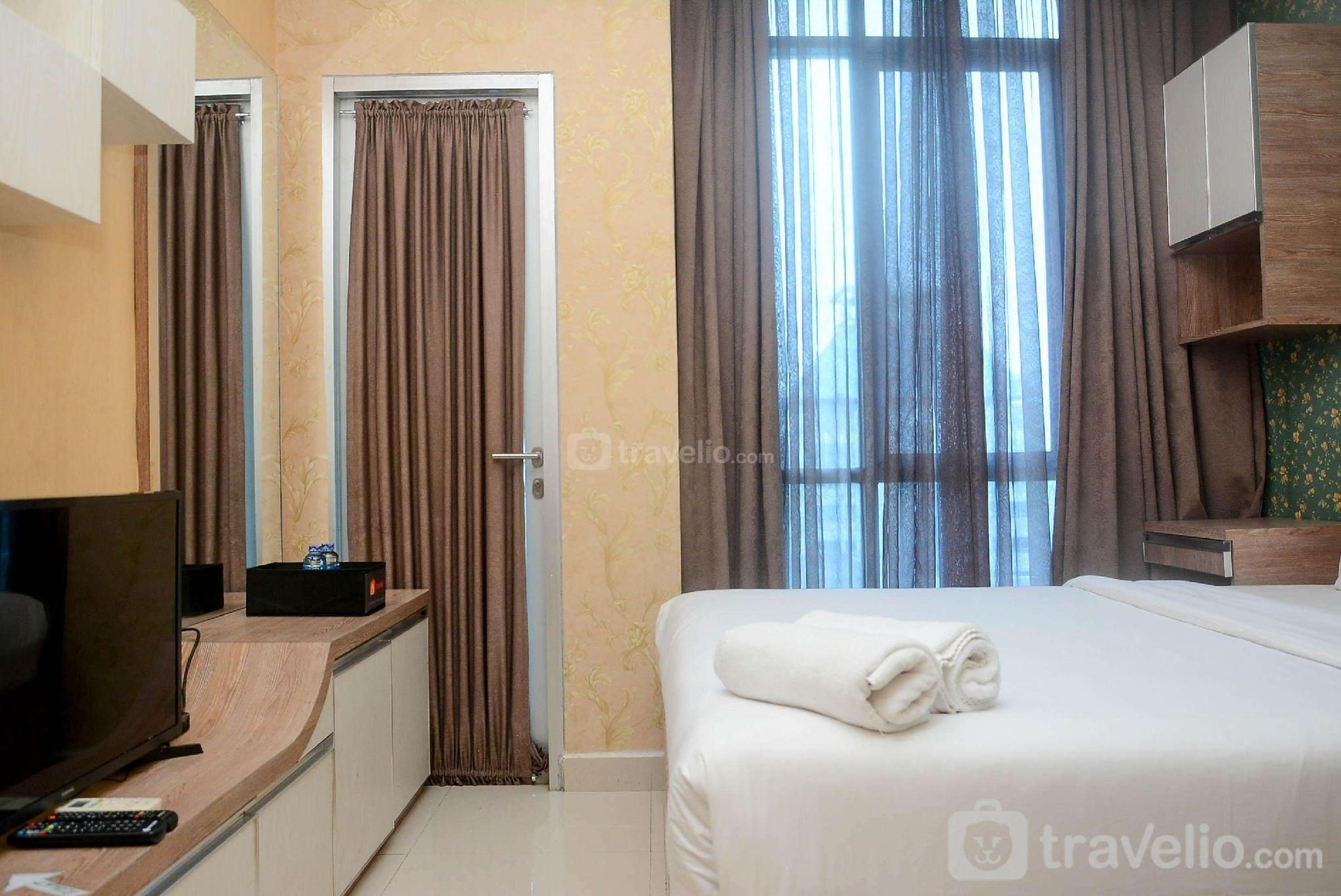 Gorgeous and Strategic Studio Apartment at Capitol Park Residence By Travelio2
