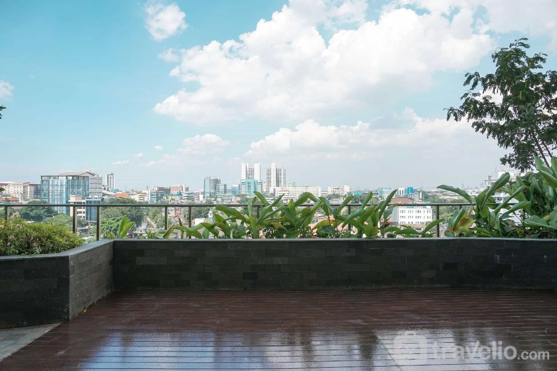 Elegant & Restful 2BR at Menteng Park By Travelio