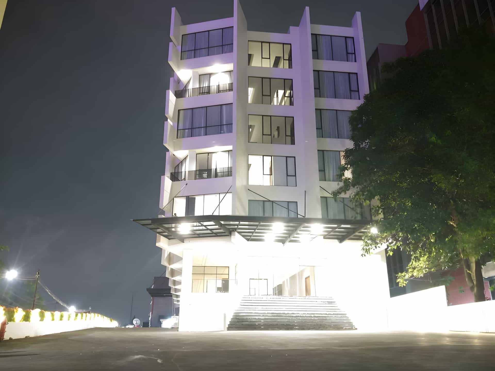โรงแรมริโวลี เซเนน จาการ์ต้า โรงแรมริโวลี เซเนน จาการ์ต้า