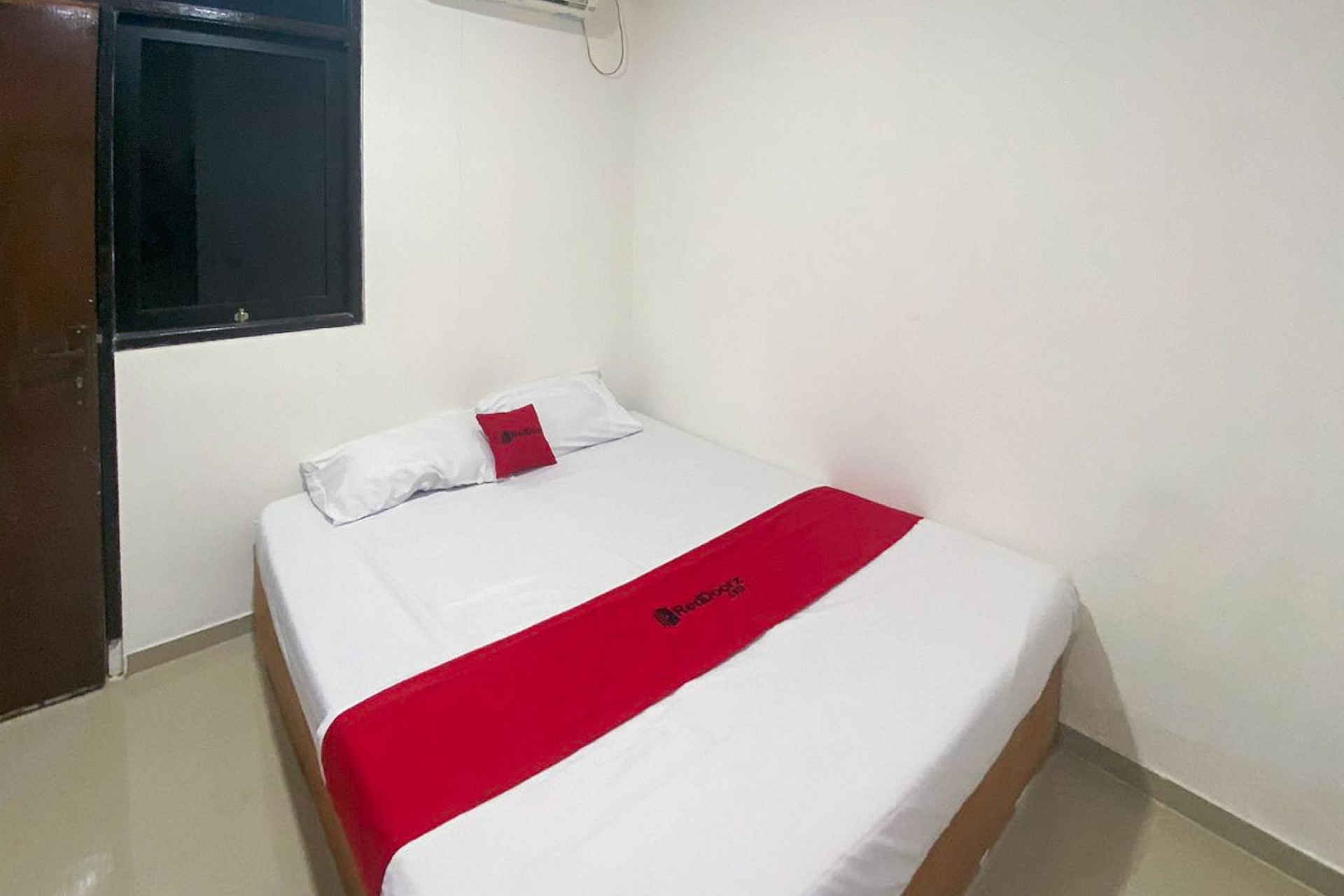 RedDoorz near Pasar Baru 41