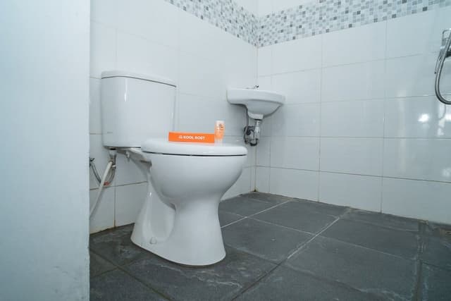 Standard Room, Shared Bathroom (Reddoorz)