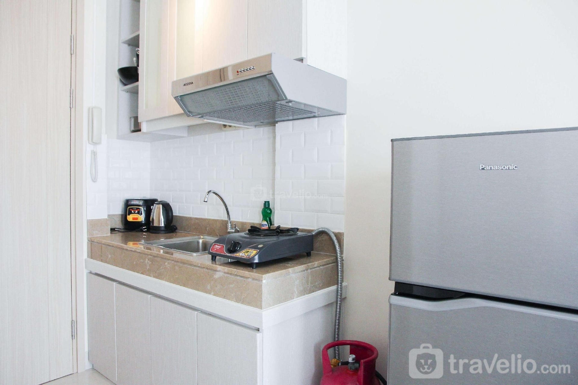 อพาร์ตเมนต์สตูดิโอมินิมอล ใจกลางจาการ์ตา โดย ทราเวลิโอ (Central Jakarta Minimalist Studio Apt By Travelio)0