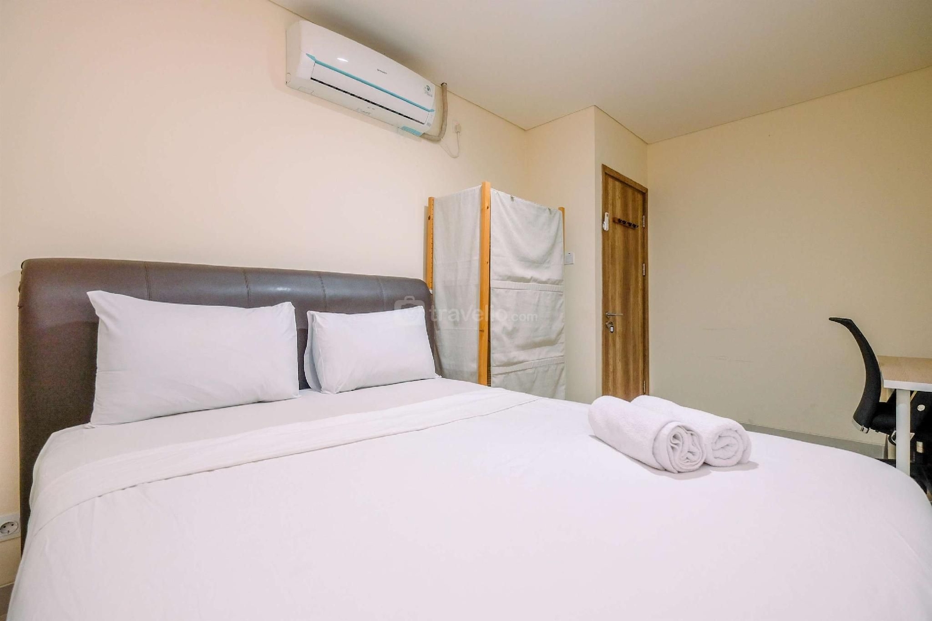 อพาร์ตเมนต์แบบ 1 ห้องนอน สไตล์หรู ที่เปจากัน พาร์ค เรสซิเดนซ์ โดย ทราเวลลิโอ (Elegant 1BR Apt Pejaten Park Residence By Travelio)3