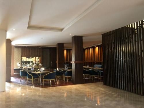 โรงแรมอรุณี อังกอล (Hotel Aruni Ancol.)0