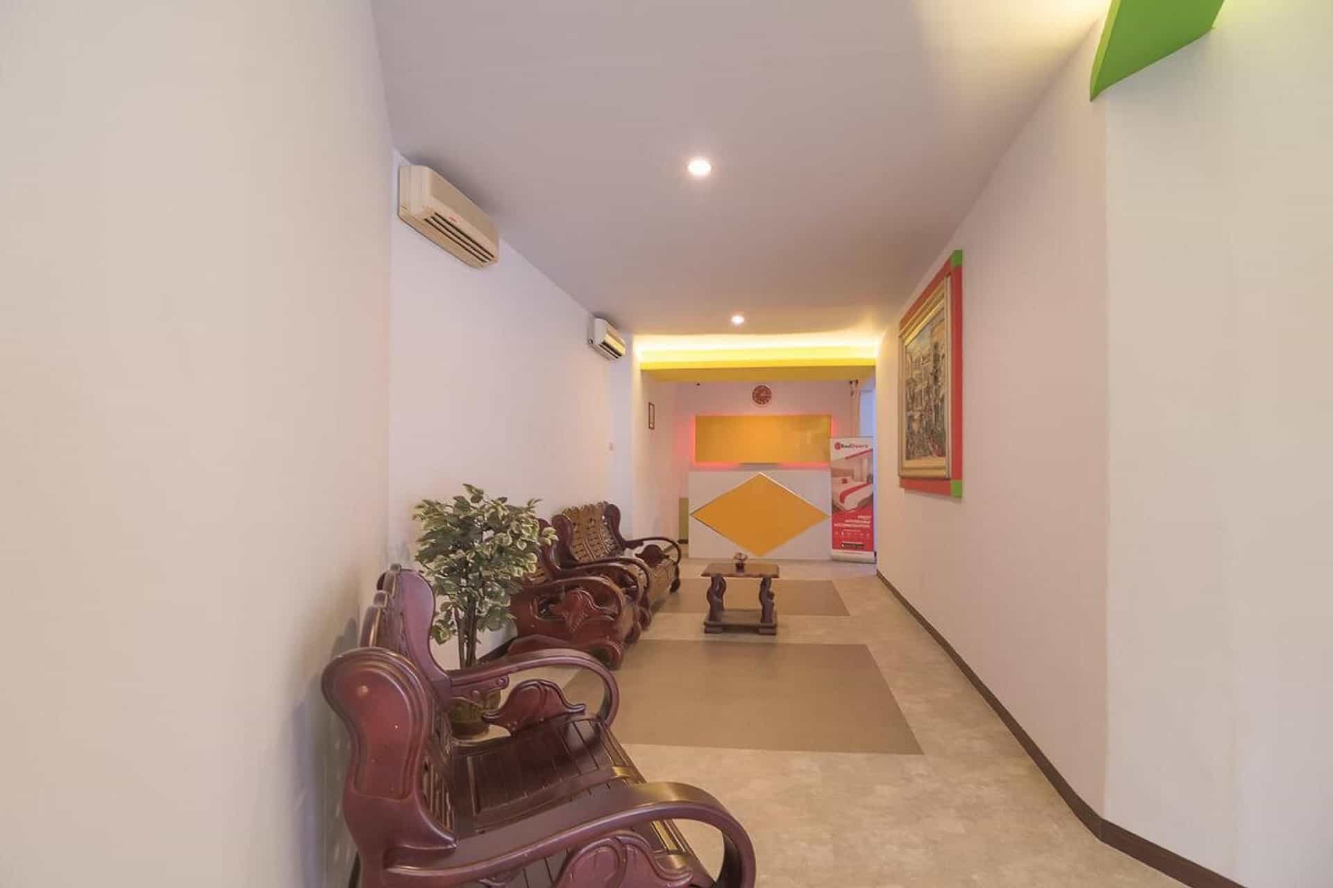 RedDoorz near ITC Mangga Dua