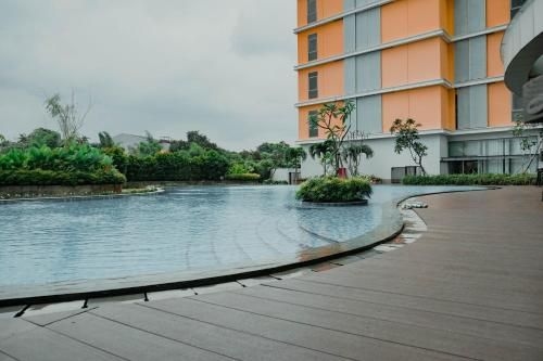 ห้องพัก 2 ห้องนอนพร้อมเฟอร์นิเจอร์ที่เปจากติน พาร์ค เรสซิเดนซ์ โดย ทราเวลิโอ (Furnished 2BR @ Pejaten Park Residence By Travelio)0