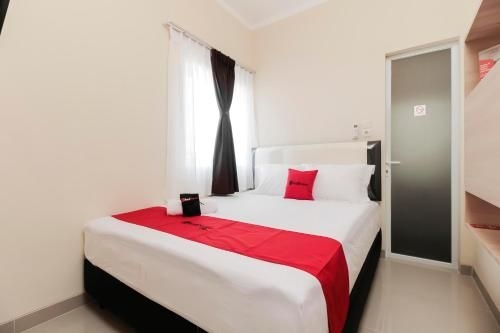RedDoorz near Soekarno Hatta Airport4
