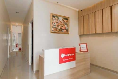 RedDoorz near Soekarno Hatta Airport RedDoorz near Soekarno Hatta Airport