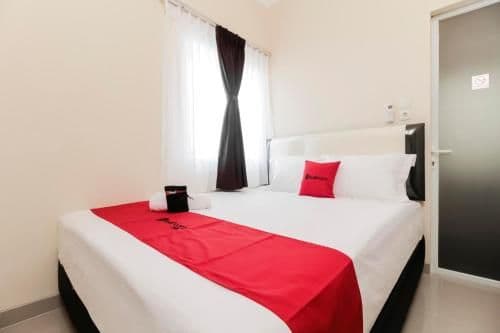 RedDoorz Room