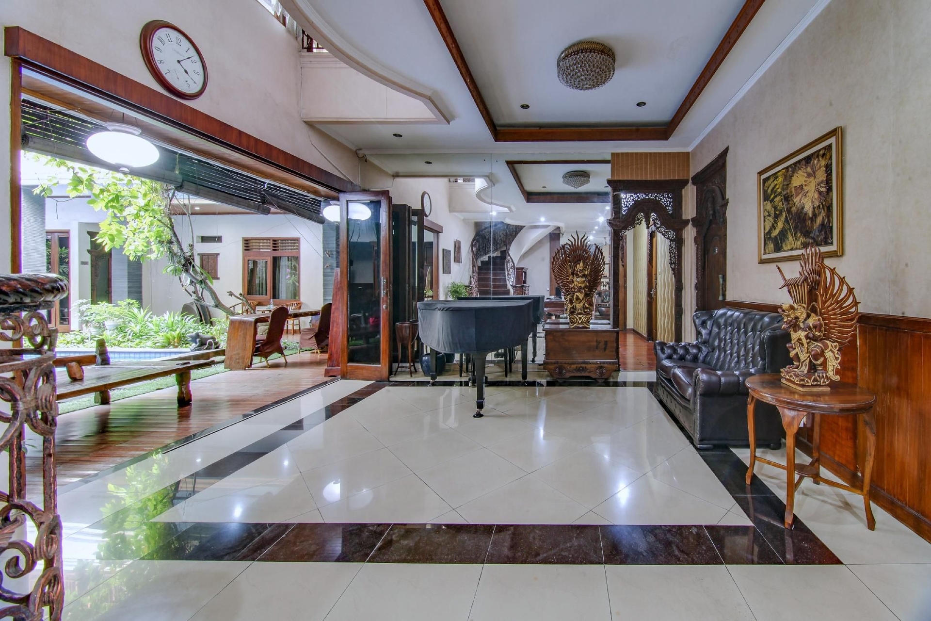 เอสโคเทล เคราตอน บาย เรคโคมา (Escotel Keraton By Reccoma)0