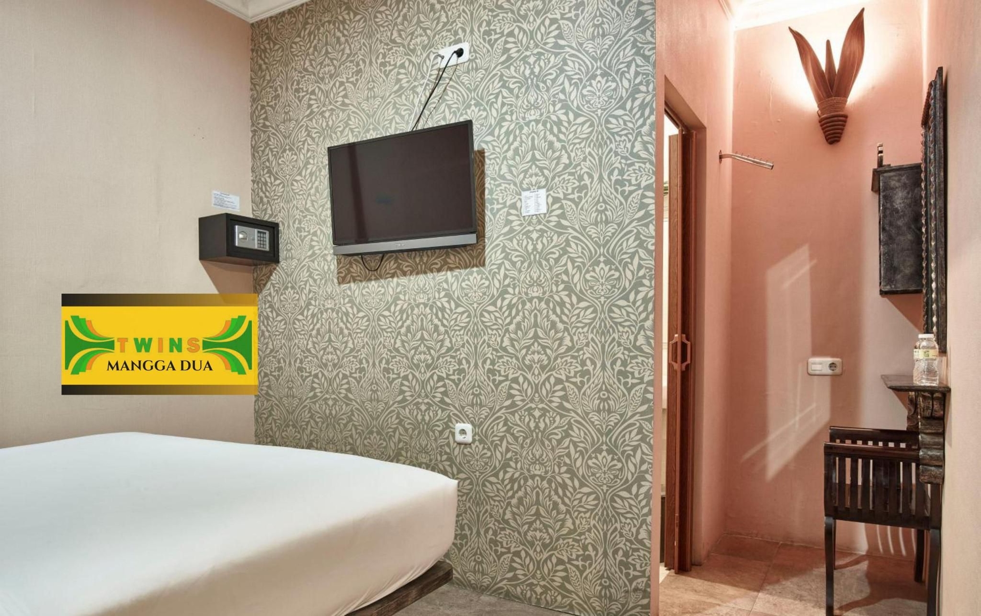 โรงแรมทวิน (Twins Hotel)1