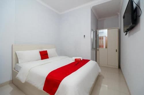 RedDoorz Room
