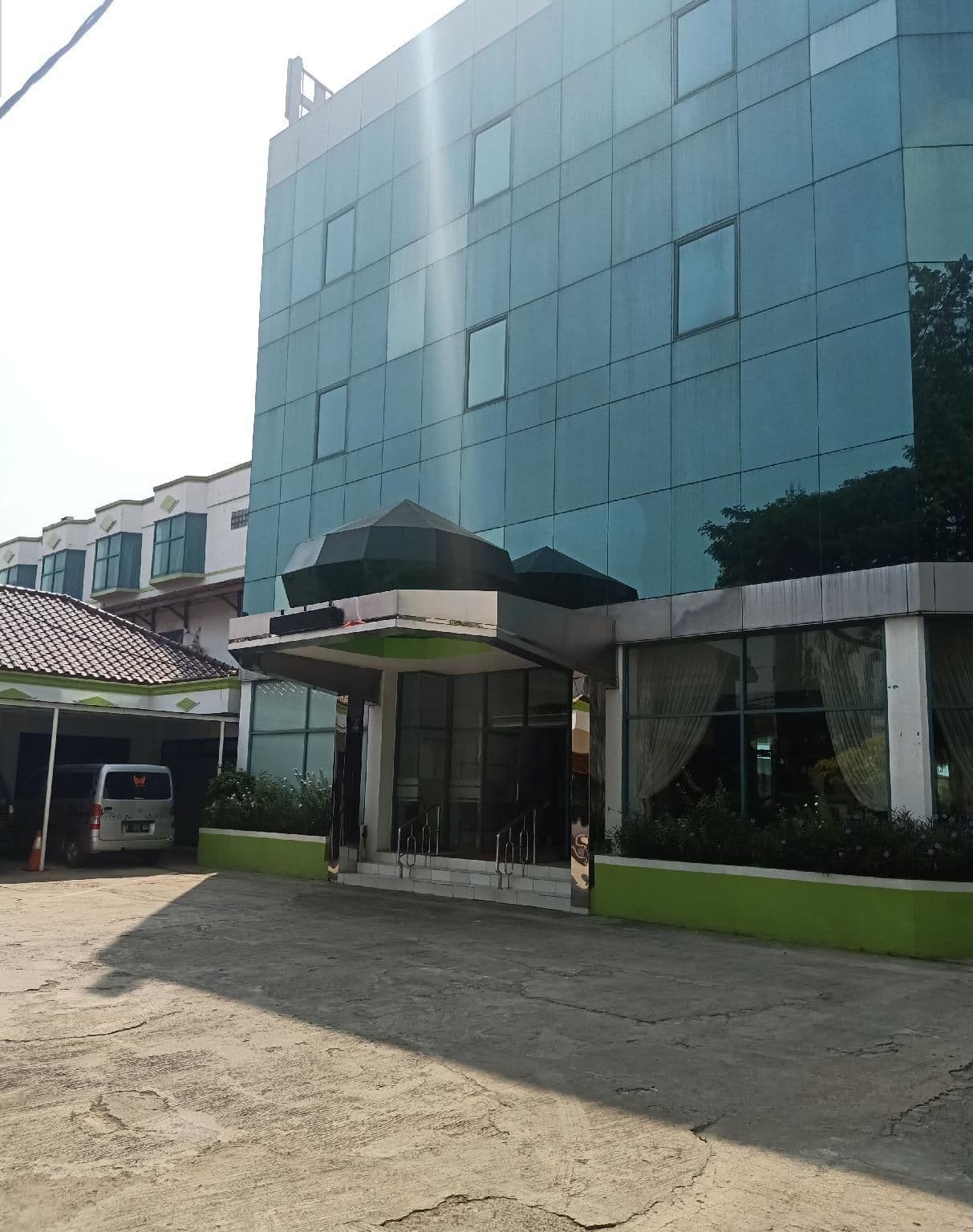 โรงแรมฮุสวาห์ทรานซิท โรงแรมฮุสวาห์ทรานซิท
