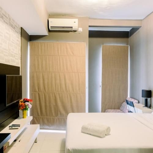 Comfy Studio Apt @ Skylounge Tamansari By Travelio2