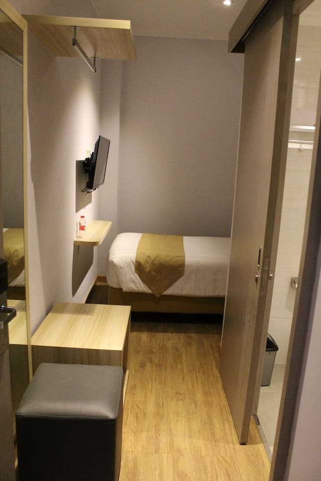 Business Single Room
