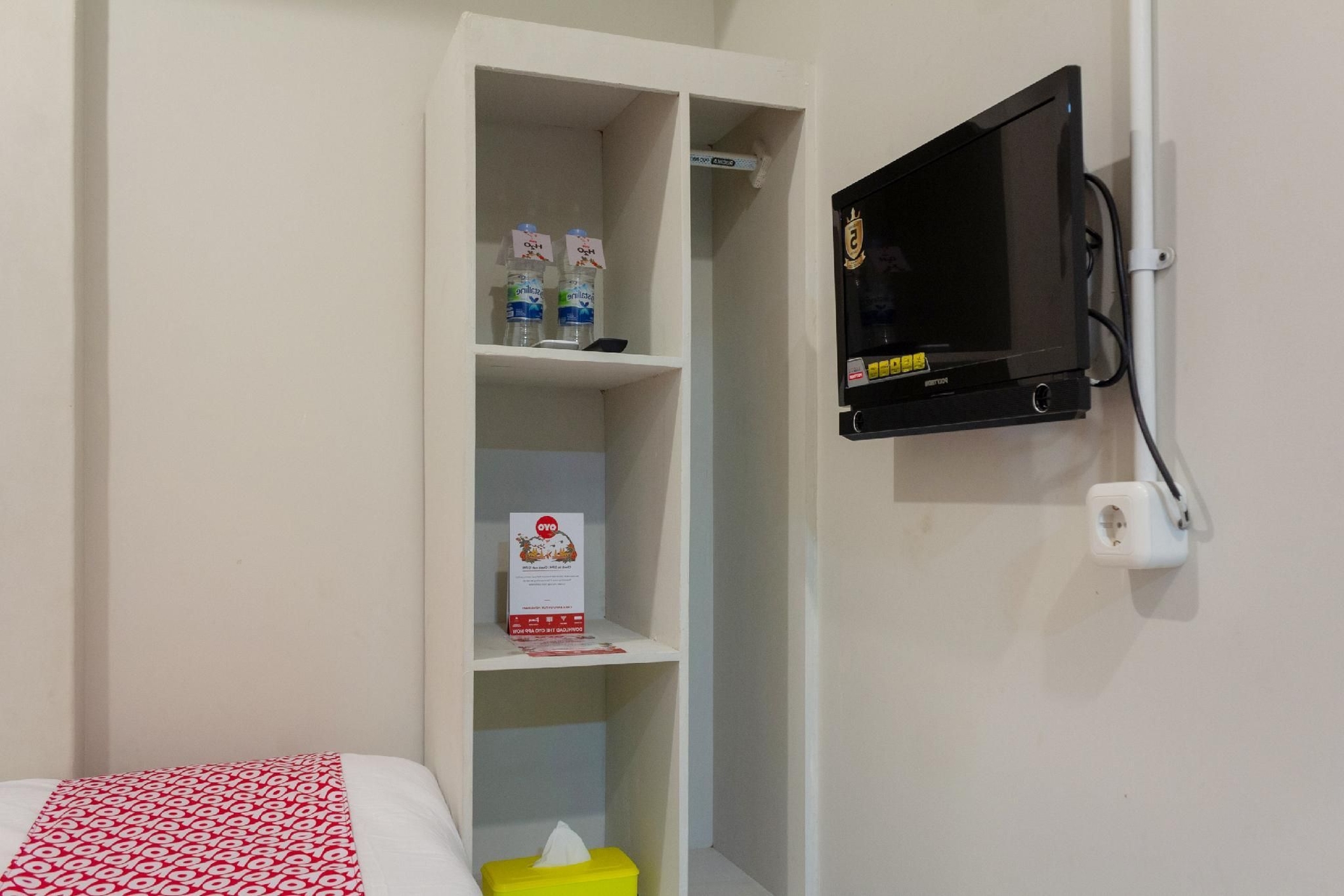โอโย 737 คามาร์ เคลัวร์กา มาห์โกตา 8 เนียร์ อาร์เอส บายังคารา (OYO 737 Kamar Keluarga Mahkota 8 Near Rs Bhayangkara)3