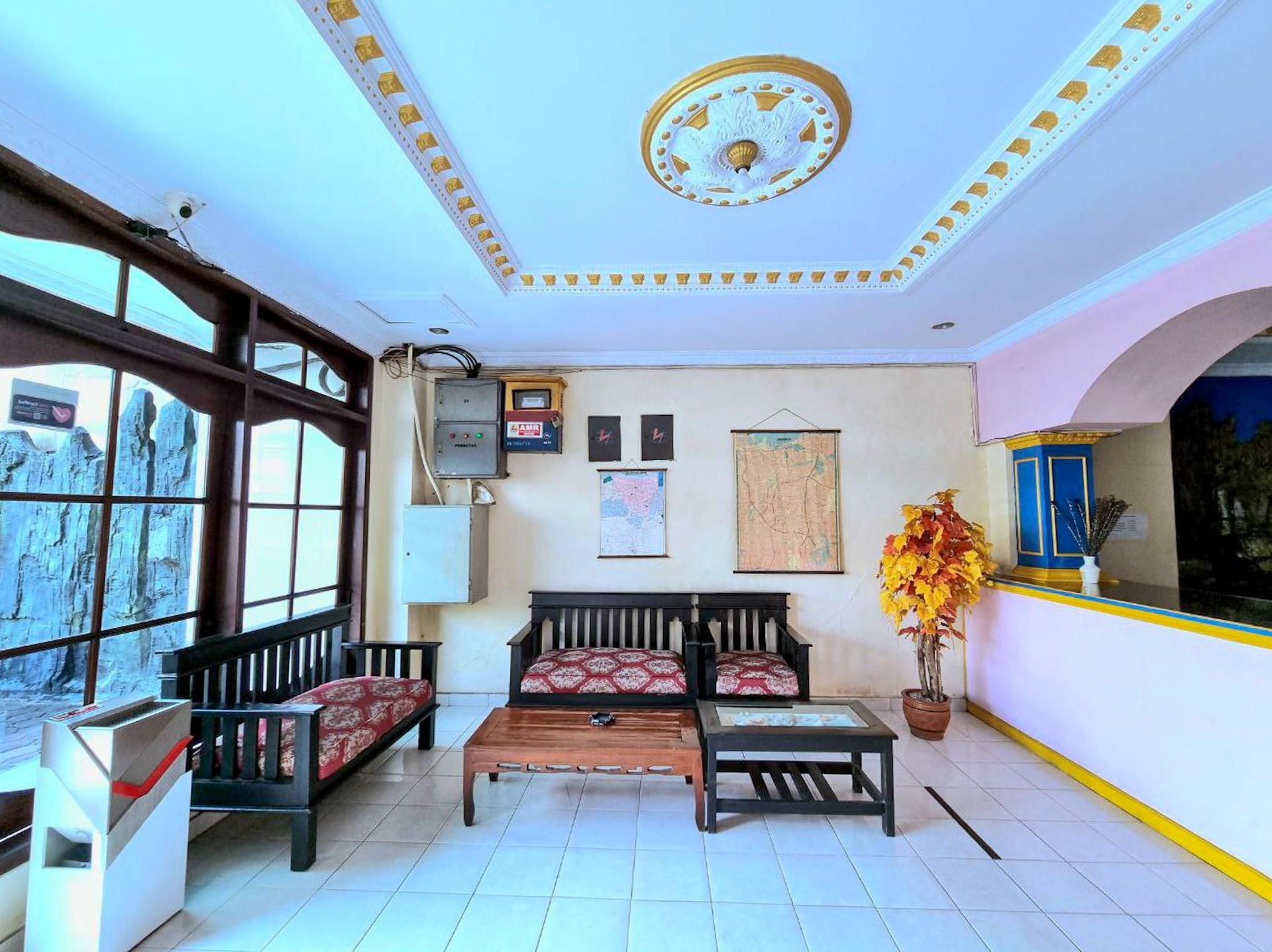 โรงแรมตามันซารี (Hotel Taman Sari)0