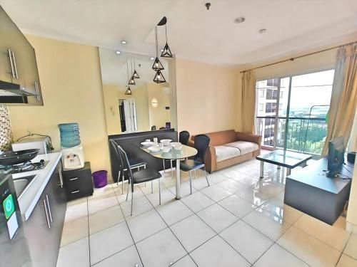 สแตรทิจิก ทูบีอาร์ กาดิง โมอาย อพาร์ต วิด วิ-ไฟ, พูล แอนด์ จิม (Strategic 2BR Gading MOI Apt w/ Wi-Fi, Pool & Gym)2