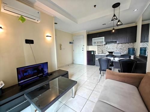 สแตรทิจิก ทูบีอาร์ กาดิง โมอาย อพาร์ต วิด วิ-ไฟ, พูล แอนด์ จิม (Strategic 2BR Gading MOI Apt w/ Wi-Fi, Pool & Gym)1