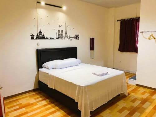 Deluxe Queen Room with View