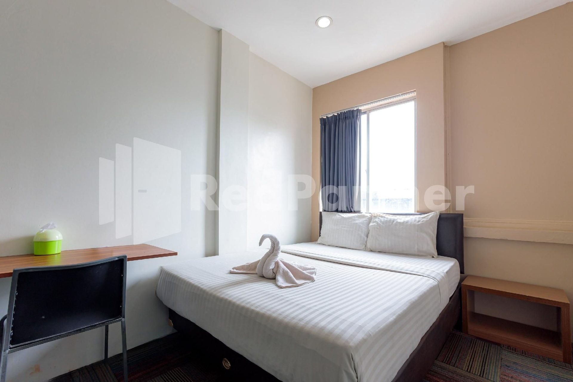 ห้องอิชิซะ เรดพาร์ทเนอร์ (Ichiza Room RedPartner)2