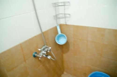 อพาร์ทเมนท์ 2 ห้องนอน เมืองปรามุคา กรีน ที่สะอาดสะอ้าน โดย ทราเวลลิโอ (Tidy 2BR Green Pramuka City Apt By Travelio)4
