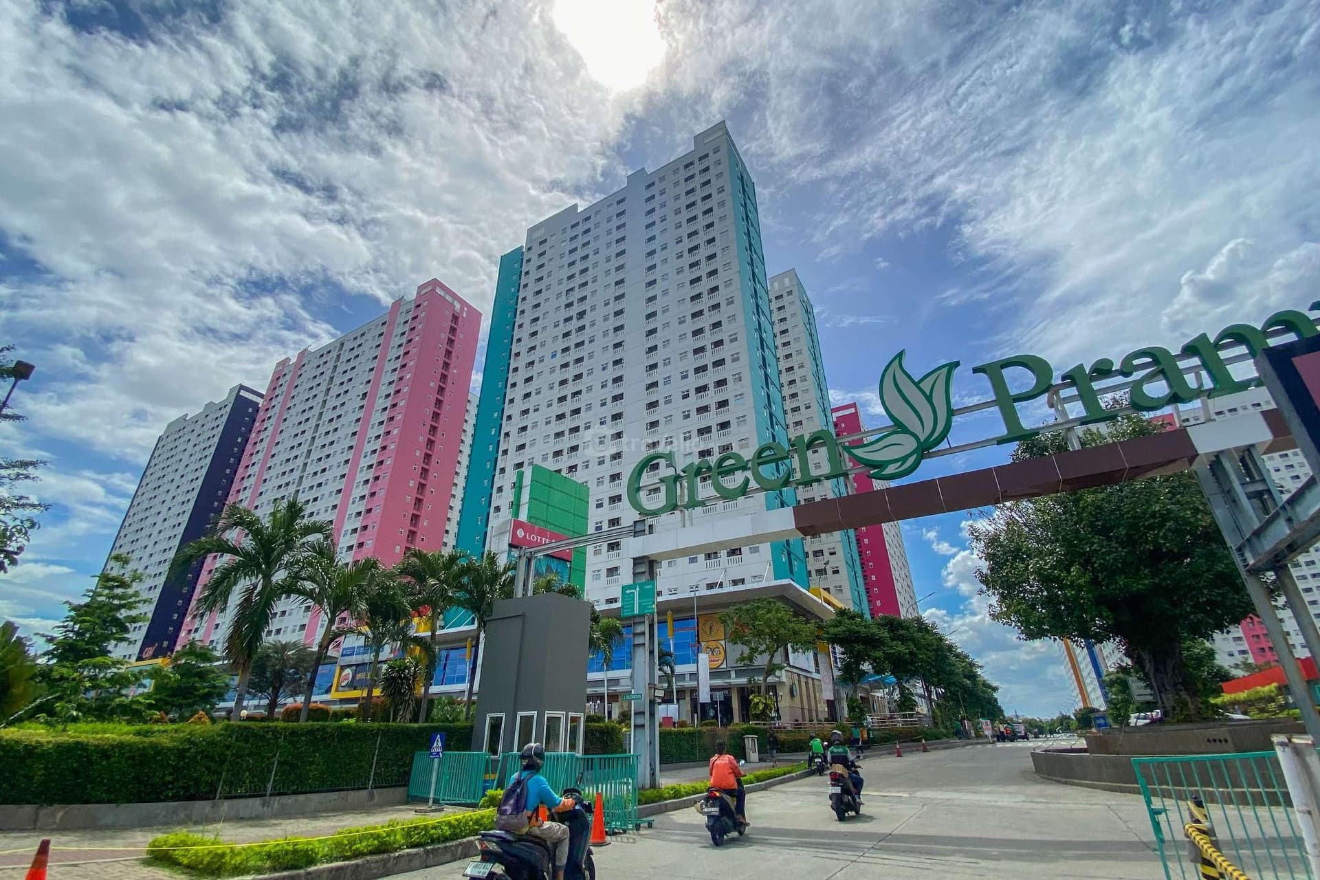 Homey Comfort 2BR Green Pramuka City By Travelio Homey Comfort 2BR Green Pramuka City By Travelio