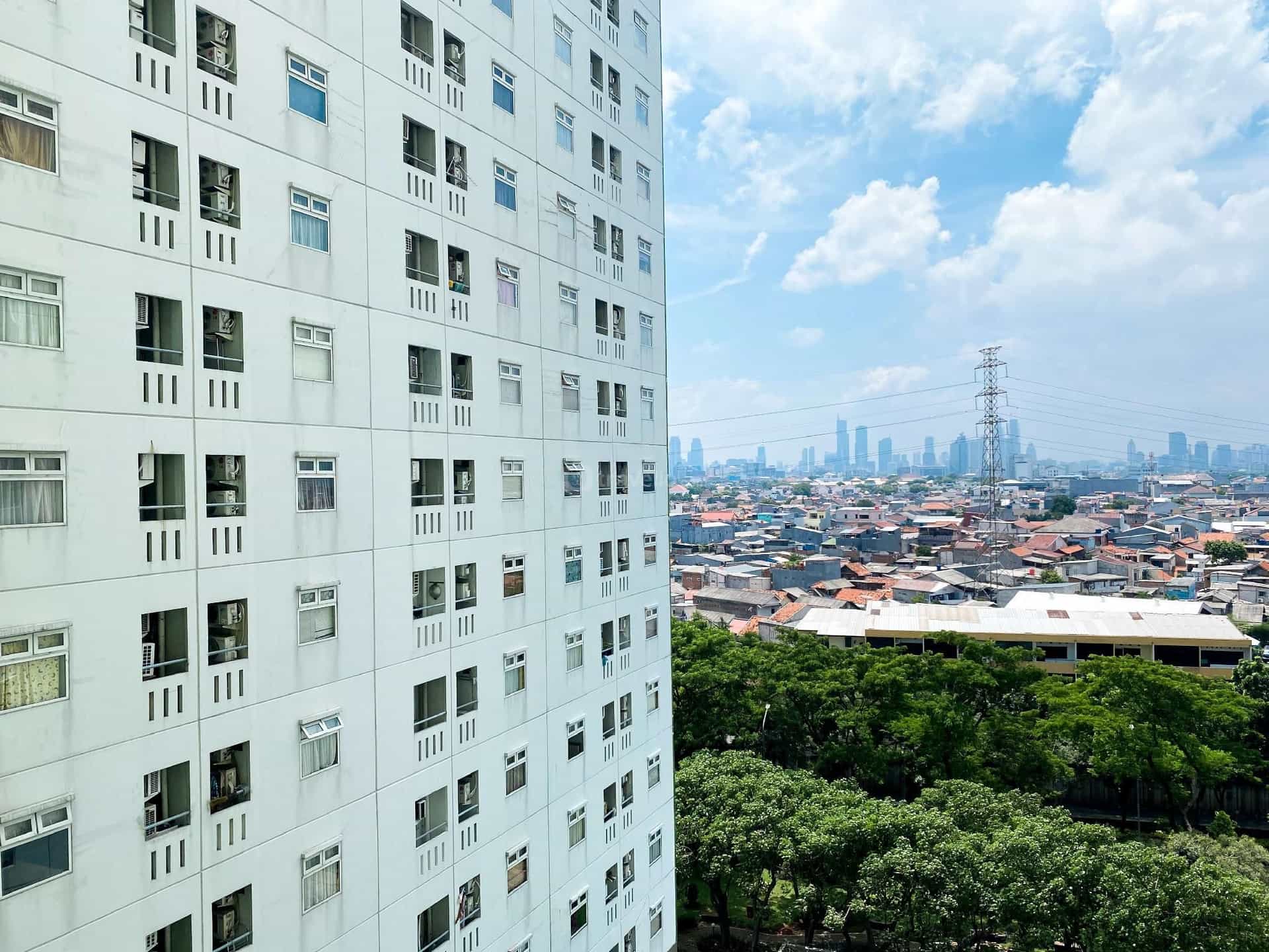Comfortable 2BR Green Pramuka City Apt By Travelio Comfortable 2BR Green Pramuka City Apt By Travelio