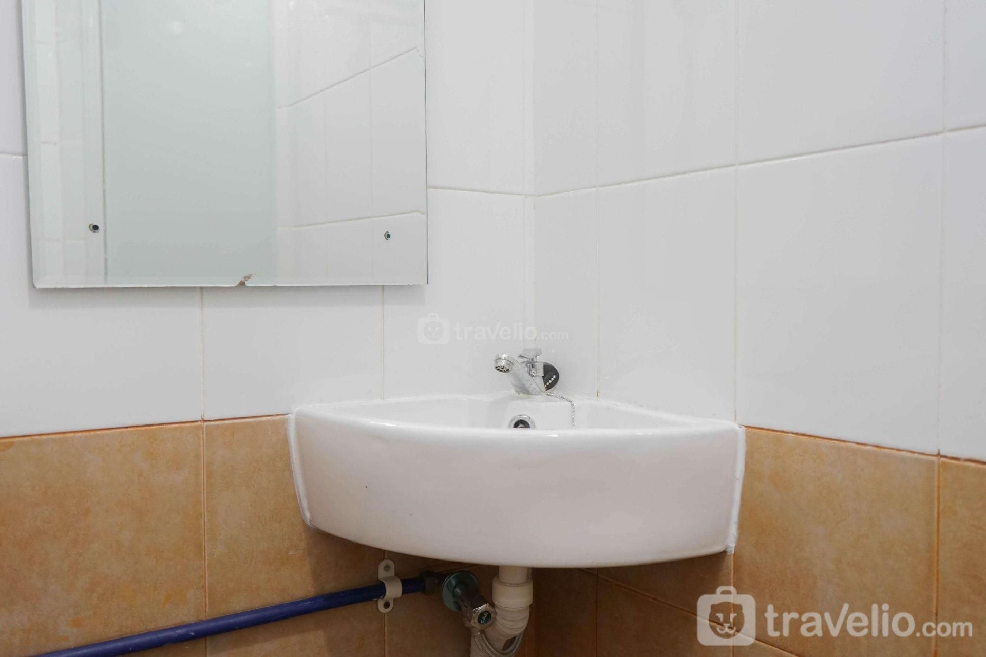 Best Furnished 2BR @ Green Pramuka Apt By Travelio4