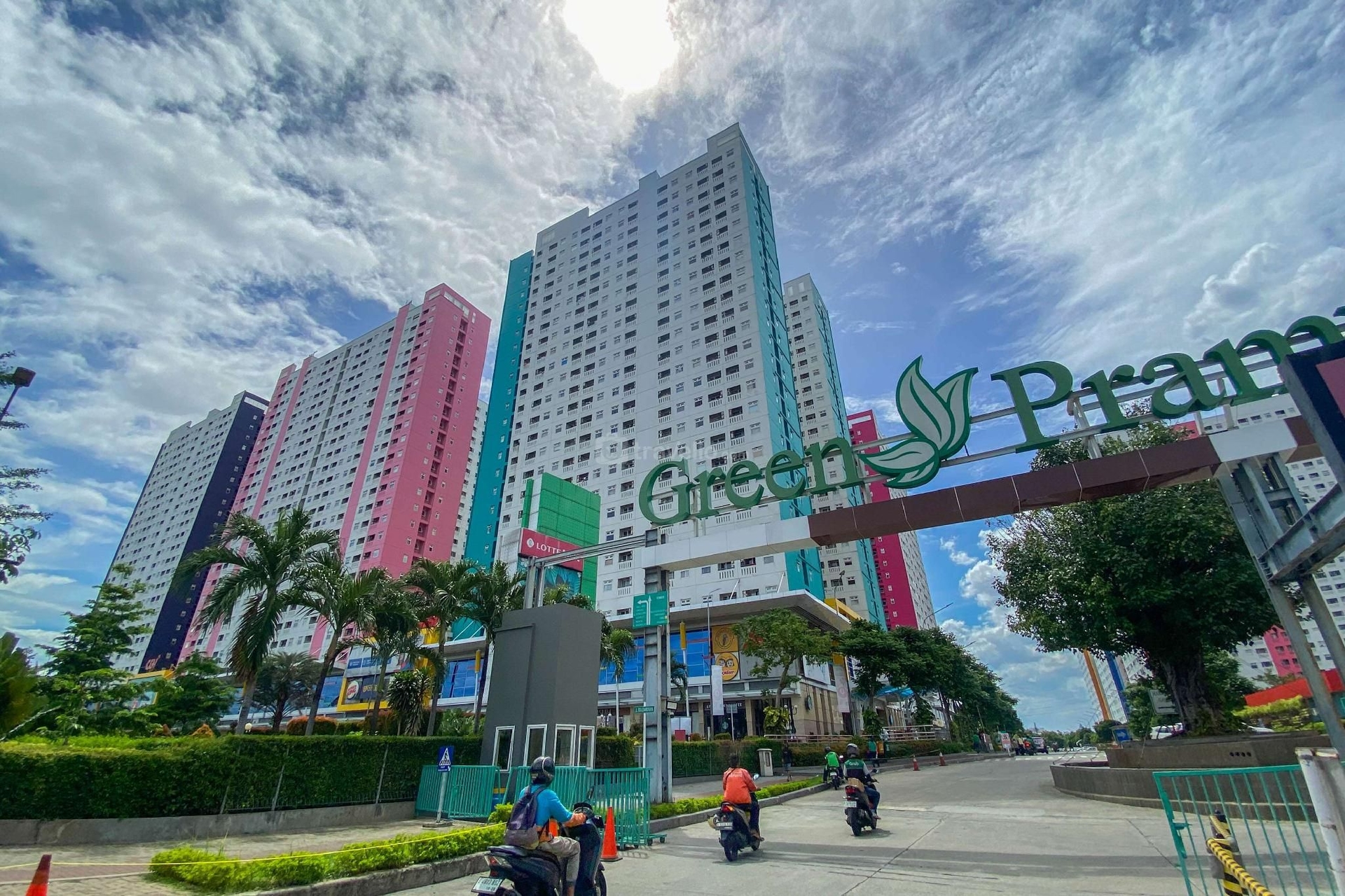อพาร์ทเมนท์ 2 ห้องนอน เมืองปรามุคา กรีน ที่แสนอบอุ่นจาก ทราเวลลิโอ (Living Cozy 2BR Green Pramuka City Apt By Travelio)0