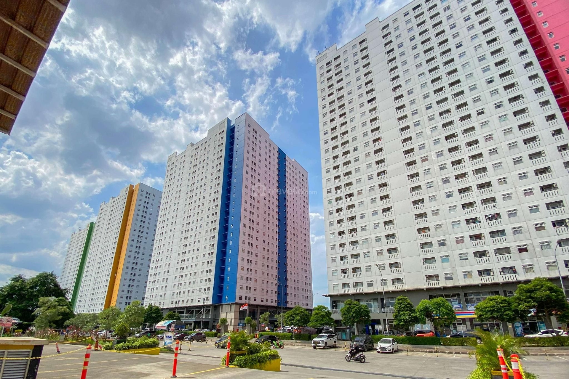 อพาร์ทเมนท์ 2 ห้องนอน เมืองปรามุคา กรีน ที่แสนอบอุ่นจาก ทราเวลลิโอ (Living Cozy 2BR Green Pramuka City Apt By Travelio)3