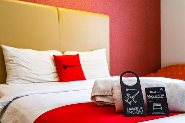 RedDoorz Room